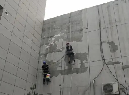 永顺楼顶漏水维修公司分享下永顺外墙防水的注意事项