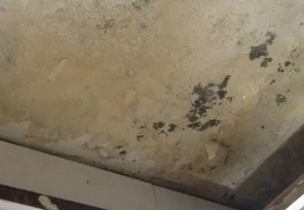 永顺阳台漏水维修公司分享下永顺卫生间渗水维修需要注意哪些问题。