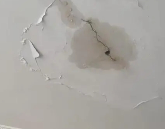 永顺阳台漏水维修公司分享下屋面防水工程质量问题原因分析